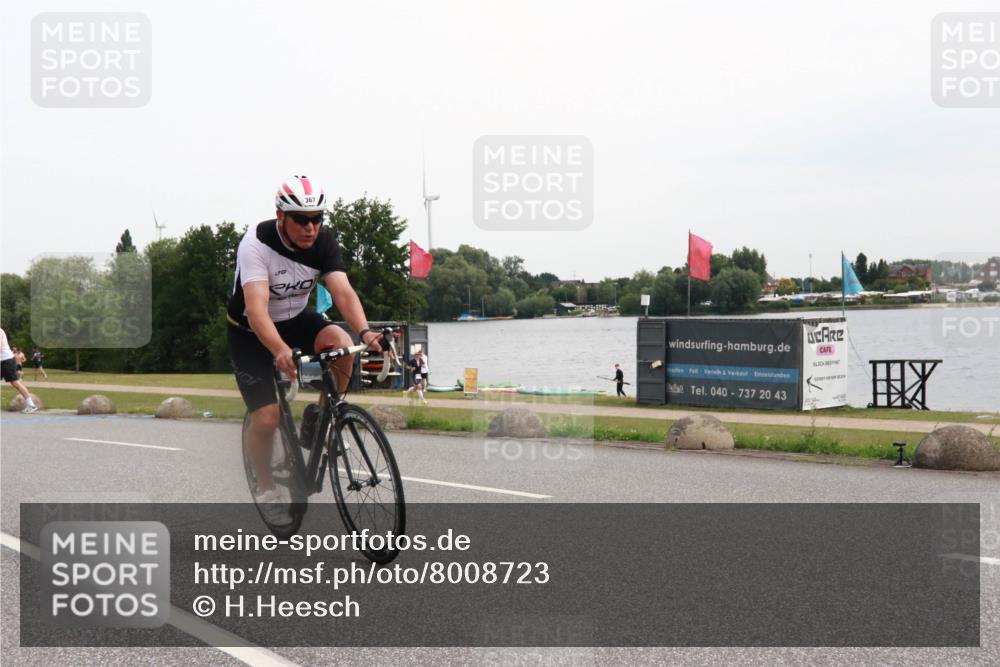 15.06.2025 - 27. Vierlanden-Triathlon H.Heesch http://msf.ph/oto/8008723 15.06.2025 10:49:46 Radfahren 4, 367, 407 meine-sportfotos.de