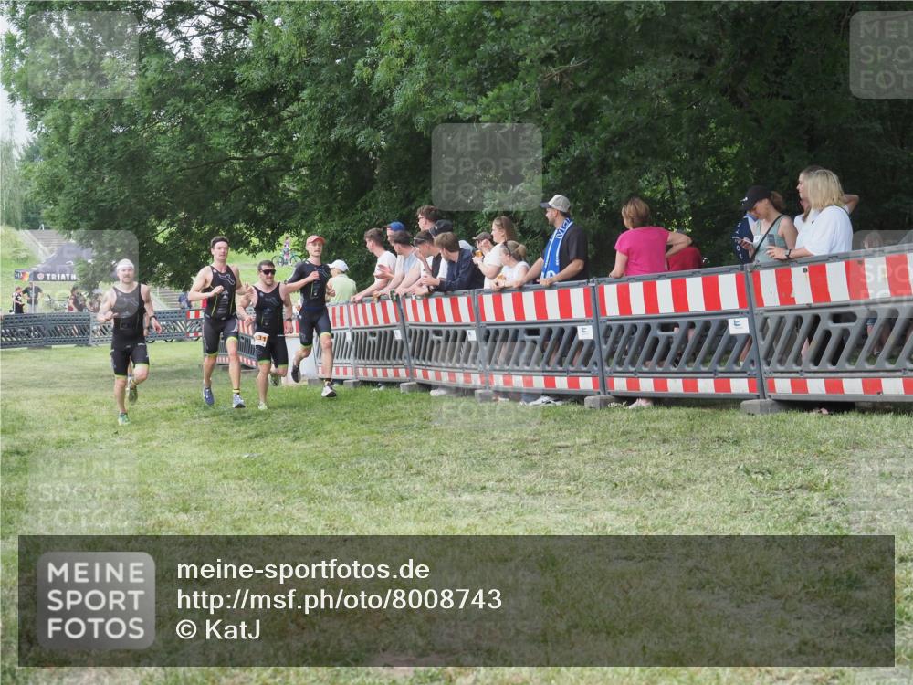 21.06.2025 - 27. Vierlanden-Triathlon KatJ http://msf.ph/oto/8008743 15.06.2025 13:02:27 Ziel 137, 1029, 1030, 1031, 1033 meine-sportfotos.de