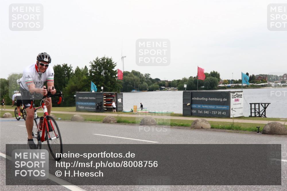 15.06.2025 - 27. Vierlanden-Triathlon H.Heesch http://msf.ph/oto/8008756 15.06.2025 10:49:58 Radfahren 232, 250, 394, 423 meine-sportfotos.de