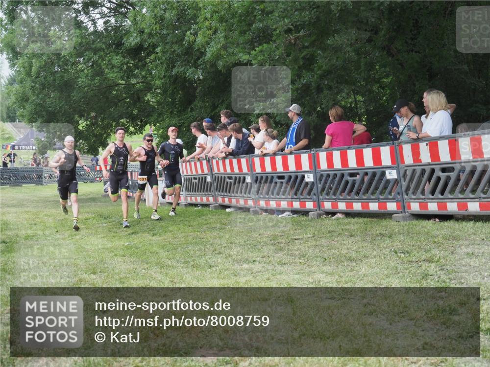 21.06.2025 - 27. Vierlanden-Triathlon KatJ http://msf.ph/oto/8008759 15.06.2025 13:02:27 Ziel 137, 1029, 1030, 1031, 1033 meine-sportfotos.de