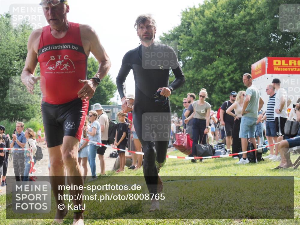 15.06.2025 - 27. Vierlanden-Triathlon KatJ http://msf.ph/oto/8008765 15.06.2025 10:07:04 Schwimmen 131, 376, 396, 429, 462, 467 meine-sportfotos.de