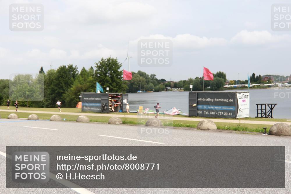 21.06.2025 - 27. Vierlanden-Triathlon H.Heesch http://msf.ph/oto/8008771 15.06.2025 12:19:38 Radfahren 637, 646, 647, 947, 953 meine-sportfotos.de
