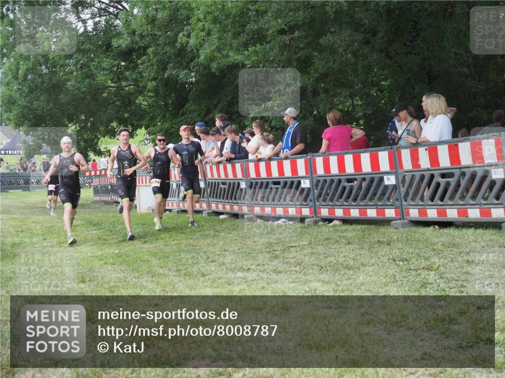 21.06.2025 - 27. Vierlanden-Triathlon KatJ http://msf.ph/oto/8008787 15.06.2025 13:02:27 Ziel 137, 1029, 1030, 1031, 1033 meine-sportfotos.de