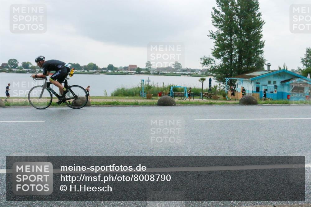 21.06.2025 - 27. Vierlanden-Triathlon H.Heesch http://msf.ph/oto/8008790 15.06.2025 13:28:00 Radfahren 1115, 1232, 1244, 1246, 1251, 1270, 1275, 1295 meine-sportfotos.de