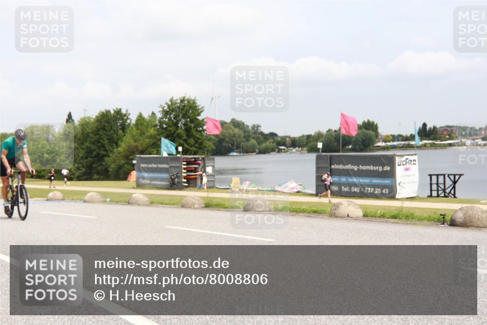 21.06.2025 - 27. Vierlanden-Triathlon H.Heesch http://msf.ph/oto/8008806 15.06.2025 12:19:39 Radfahren 637, 646, 647, 855, 953 meine-sportfotos.de