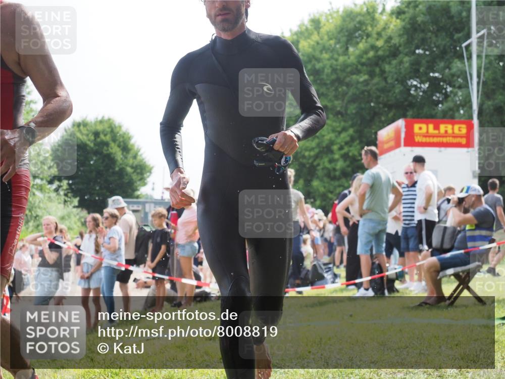 15.06.2025 - 27. Vierlanden-Triathlon KatJ http://msf.ph/oto/8008819 15.06.2025 10:07:05 Schwimmen 131, 376, 429, 462, 467 meine-sportfotos.de