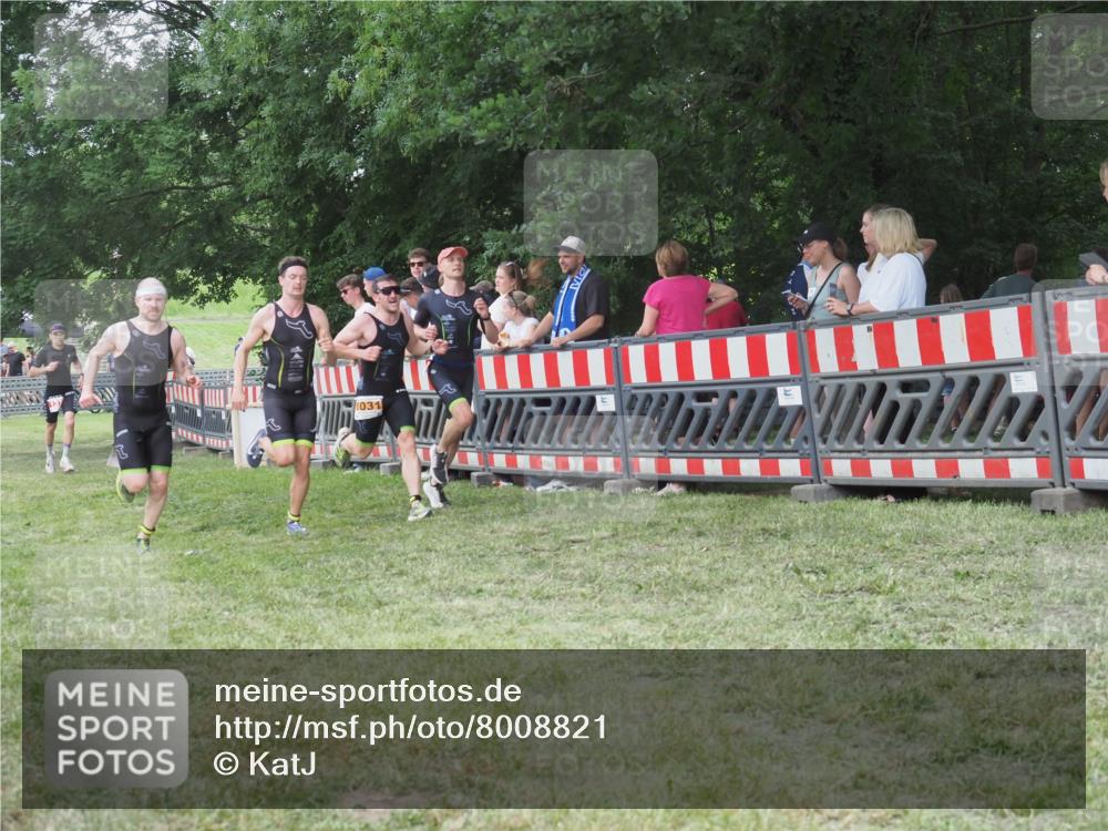 21.06.2025 - 27. Vierlanden-Triathlon KatJ http://msf.ph/oto/8008821 15.06.2025 13:02:28 Ziel 137, 1029, 1030, 1031, 1033 meine-sportfotos.de