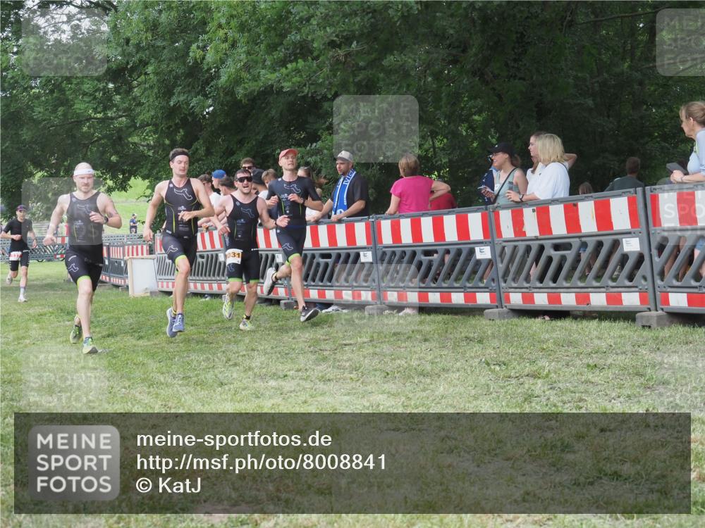 21.06.2025 - 27. Vierlanden-Triathlon KatJ http://msf.ph/oto/8008841 15.06.2025 13:02:28 Ziel 137, 1029, 1030, 1031, 1033 meine-sportfotos.de