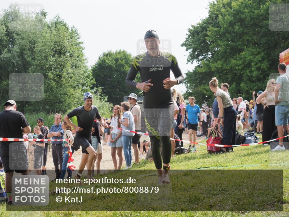 15.06.2025 - 27. Vierlanden-Triathlon KatJ http://msf.ph/oto/8008879 15.06.2025 10:07:09 Schwimmen 131, 376, 429, 462, 467 meine-sportfotos.de