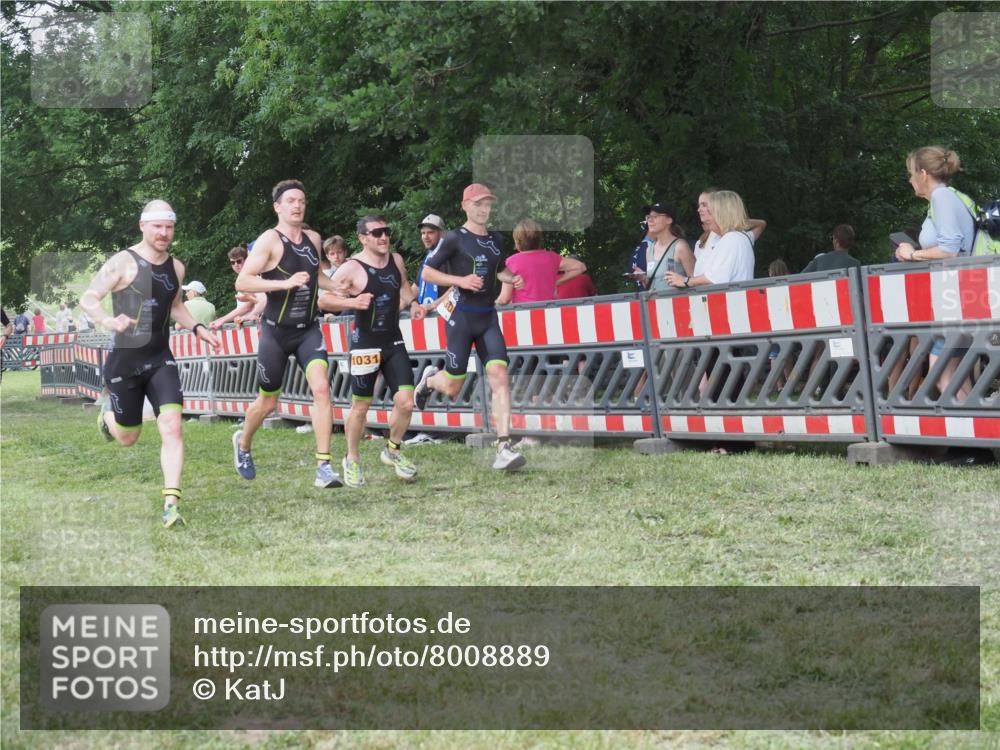 21.06.2025 - 27. Vierlanden-Triathlon KatJ http://msf.ph/oto/8008889 15.06.2025 13:02:28 Ziel 137, 1029, 1030, 1031, 1033 meine-sportfotos.de