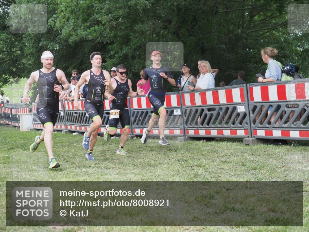 21.06.2025 - 27. Vierlanden-Triathlon KatJ http://msf.ph/oto/8008921 15.06.2025 13:02:28 Ziel 137, 1029, 1030, 1031, 1033 meine-sportfotos.de