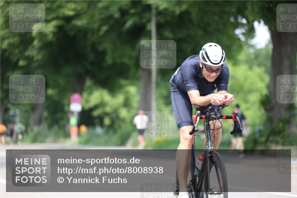 15.06.2025 - 7 Türme Triathlon Yannick Fuchs http://msf.ph/oto/8008938 15.06.2025 13:23:35 Radfahren 451, 580 meine-sportfotos.de