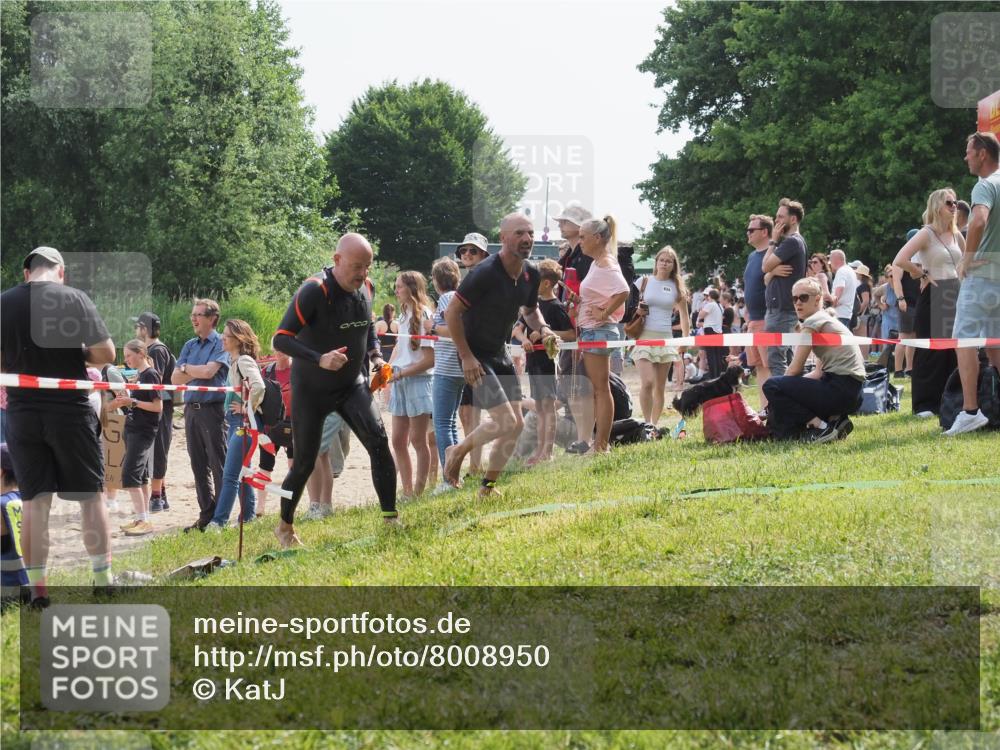 15.06.2025 - 27. Vierlanden-Triathlon KatJ http://msf.ph/oto/8008950 15.06.2025 10:07:18 Schwimmen 376, 383, 431, 459, 462 meine-sportfotos.de