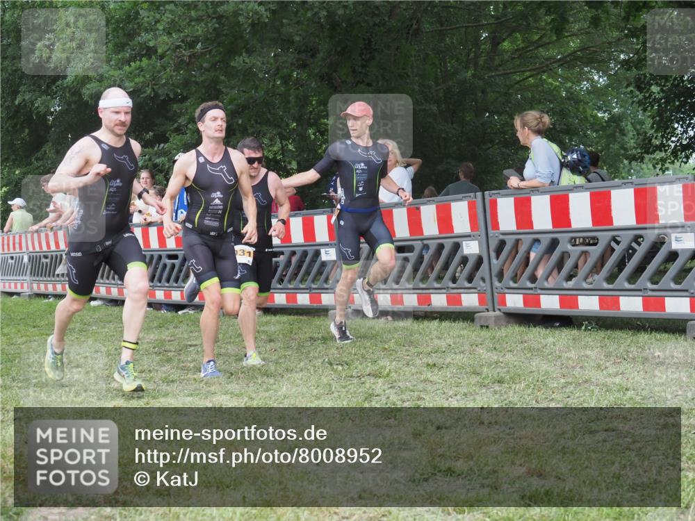 21.06.2025 - 27. Vierlanden-Triathlon KatJ http://msf.ph/oto/8008952 15.06.2025 13:02:29 Ziel 137, 1029, 1030, 1031, 1033 meine-sportfotos.de