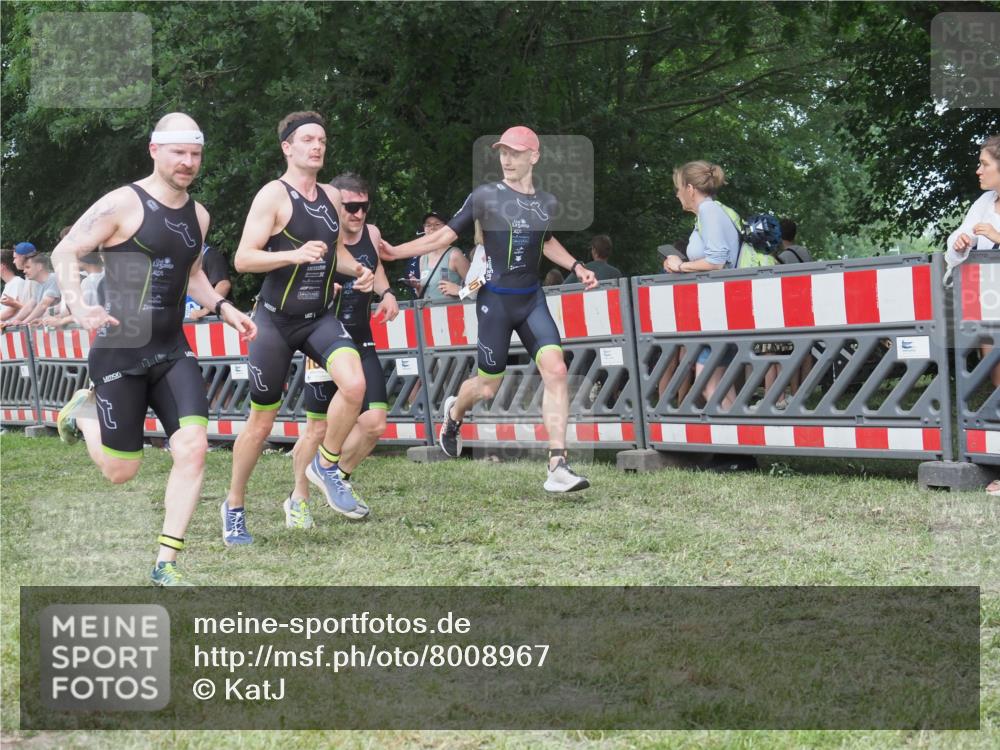 21.06.2025 - 27. Vierlanden-Triathlon KatJ http://msf.ph/oto/8008967 15.06.2025 13:02:29 Ziel 137, 1029, 1030, 1031, 1033 meine-sportfotos.de