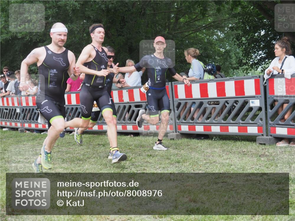 21.06.2025 - 27. Vierlanden-Triathlon KatJ http://msf.ph/oto/8008976 15.06.2025 13:02:29 Ziel 137, 1029, 1030, 1031, 1033 meine-sportfotos.de