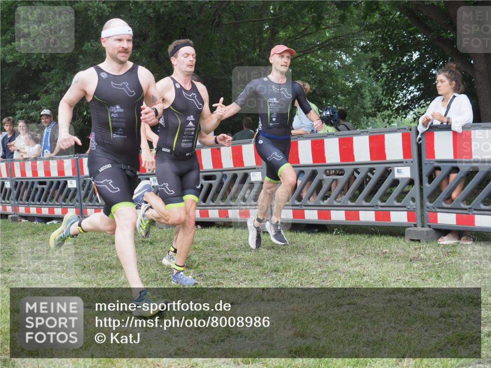 21.06.2025 - 27. Vierlanden-Triathlon KatJ http://msf.ph/oto/8008986 15.06.2025 13:02:29 Ziel 137, 1029, 1030, 1031, 1033 meine-sportfotos.de