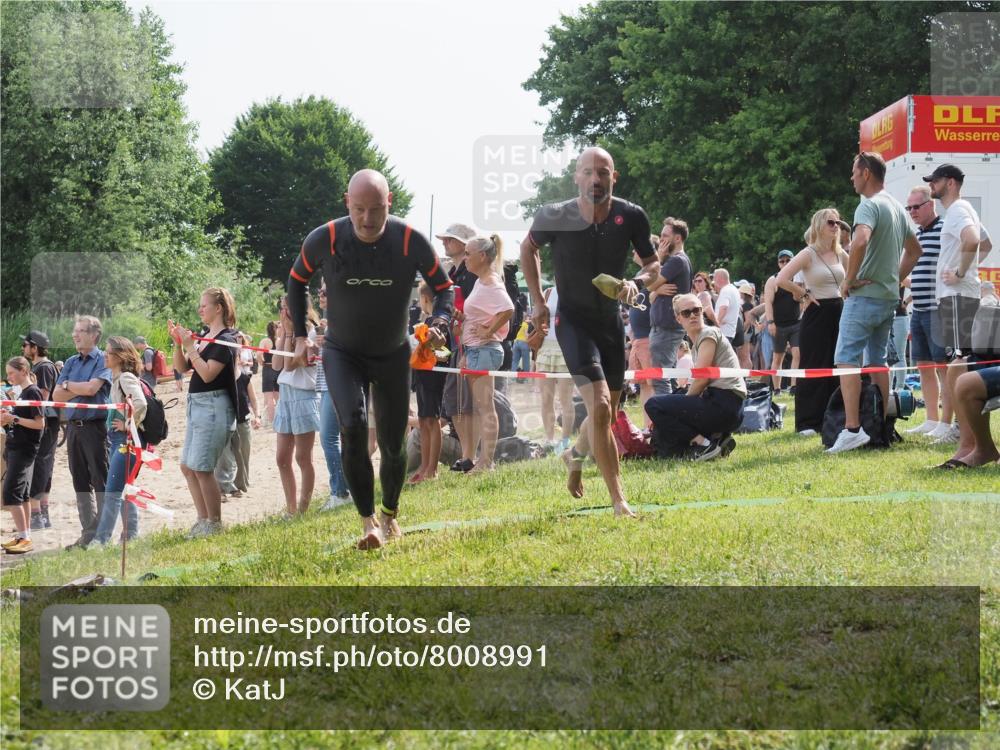 15.06.2025 - 27. Vierlanden-Triathlon KatJ http://msf.ph/oto/8008991 15.06.2025 10:07:19 Schwimmen 383, 431, 459, 462 meine-sportfotos.de