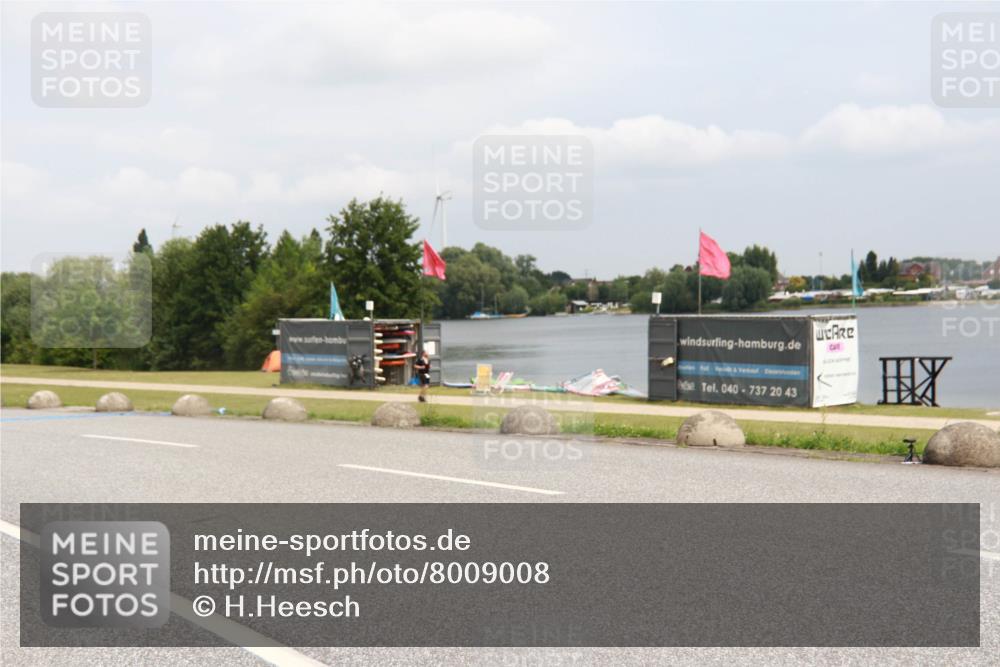 21.06.2025 - 27. Vierlanden-Triathlon H.Heesch http://msf.ph/oto/8009008 15.06.2025 12:19:47 Radfahren 678, 844, 855 meine-sportfotos.de