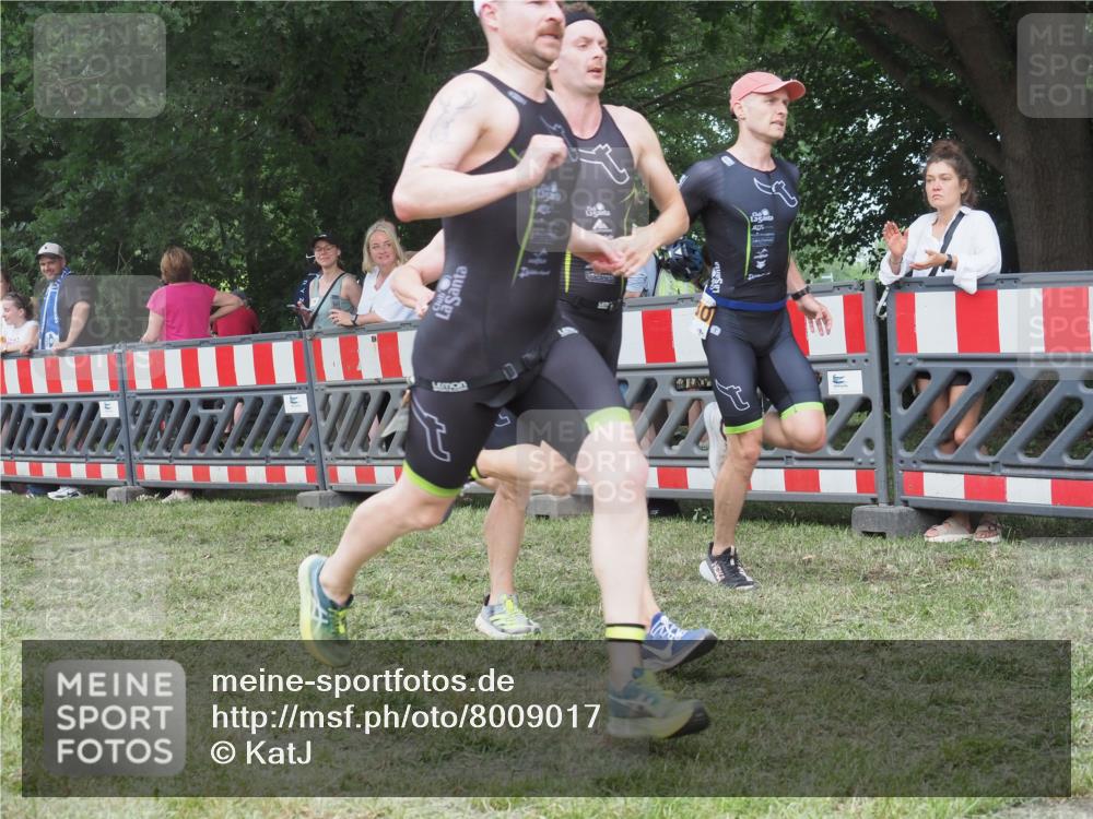 21.06.2025 - 27. Vierlanden-Triathlon KatJ http://msf.ph/oto/8009017 15.06.2025 13:02:29 Ziel 137, 1029, 1030, 1031, 1033 meine-sportfotos.de