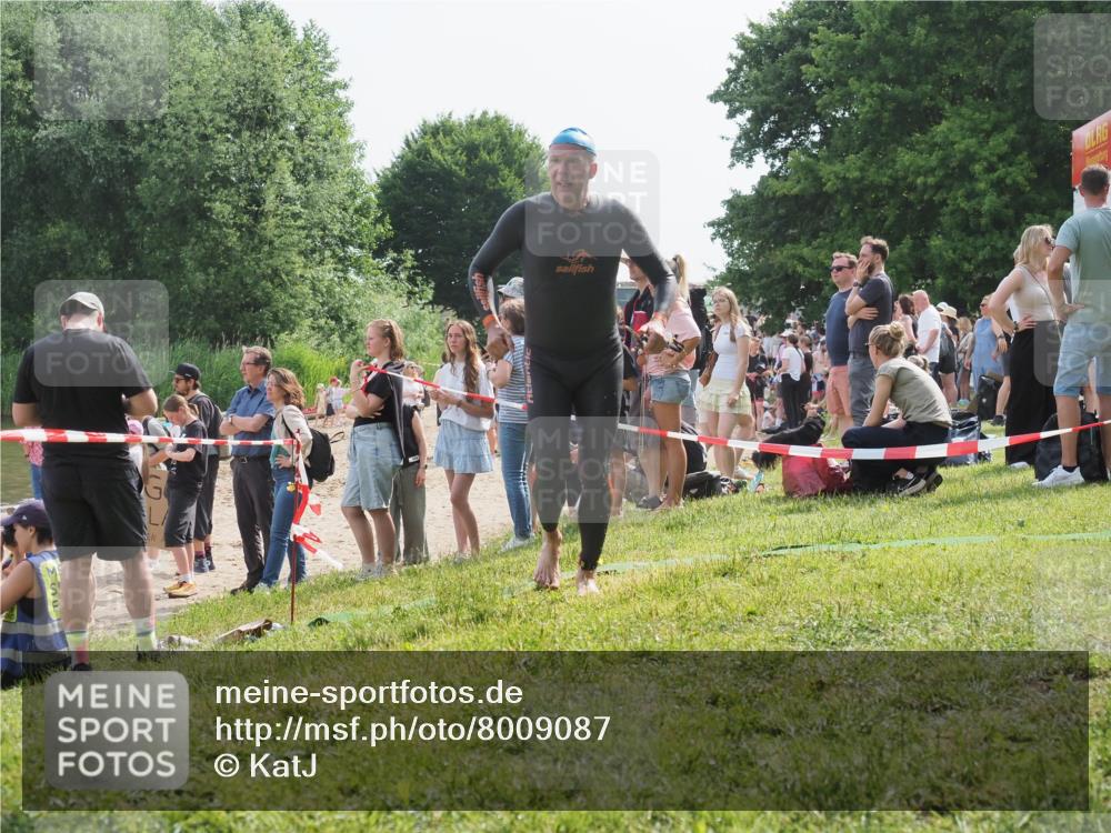15.06.2025 - 27. Vierlanden-Triathlon KatJ http://msf.ph/oto/8009087 15.06.2025 10:07:24 Schwimmen 374, 383, 414, 431, 459 meine-sportfotos.de