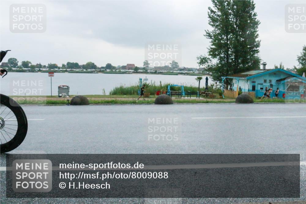21.06.2025 - 27. Vierlanden-Triathlon H.Heesch http://msf.ph/oto/8009088 15.06.2025 13:29:17 Radfahren 1099, 1163, 1306 meine-sportfotos.de