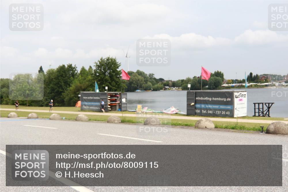 21.06.2025 - 27. Vierlanden-Triathlon H.Heesch http://msf.ph/oto/8009115 15.06.2025 12:20:00 Radfahren 782 meine-sportfotos.de