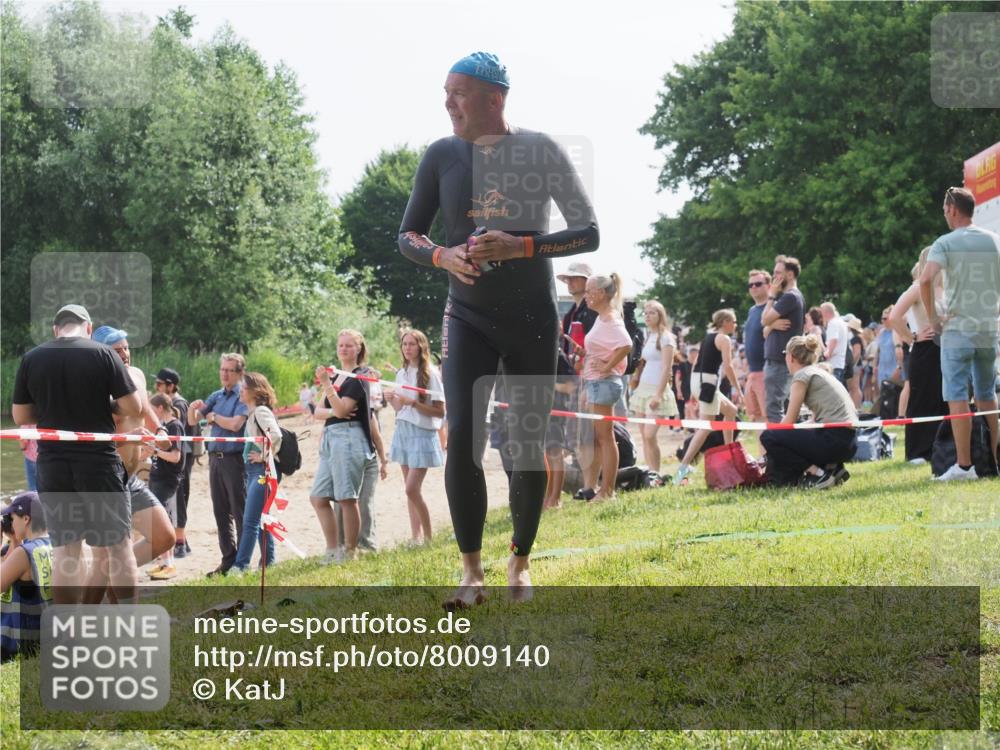 15.06.2025 - 27. Vierlanden-Triathlon KatJ http://msf.ph/oto/8009140 15.06.2025 10:07:25 Schwimmen 374, 383, 414, 431, 459 meine-sportfotos.de