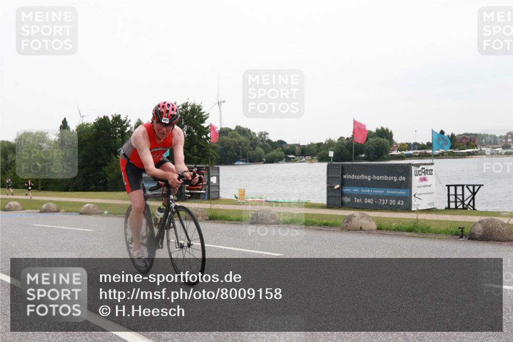 15.06.2025 - 27. Vierlanden-Triathlon H.Heesch http://msf.ph/oto/8009158 15.06.2025 10:52:51 Radfahren 429 meine-sportfotos.de