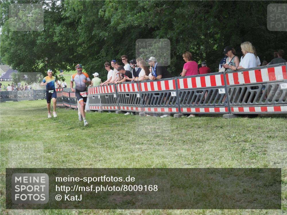 21.06.2025 - 27. Vierlanden-Triathlon KatJ http://msf.ph/oto/8009168 15.06.2025 13:02:45 Ziel 145, 718 meine-sportfotos.de