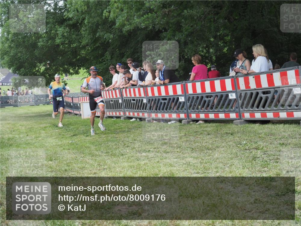 21.06.2025 - 27. Vierlanden-Triathlon KatJ http://msf.ph/oto/8009176 15.06.2025 13:02:45 Ziel 145, 718 meine-sportfotos.de