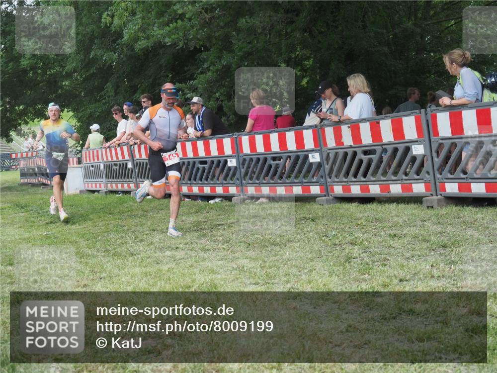 21.06.2025 - 27. Vierlanden-Triathlon KatJ http://msf.ph/oto/8009199 15.06.2025 13:02:46 Ziel 145, 718 meine-sportfotos.de