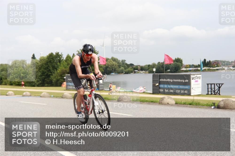 21.06.2025 - 27. Vierlanden-Triathlon H.Heesch http://msf.ph/oto/8009201 15.06.2025 12:21:47 Radfahren 810 meine-sportfotos.de