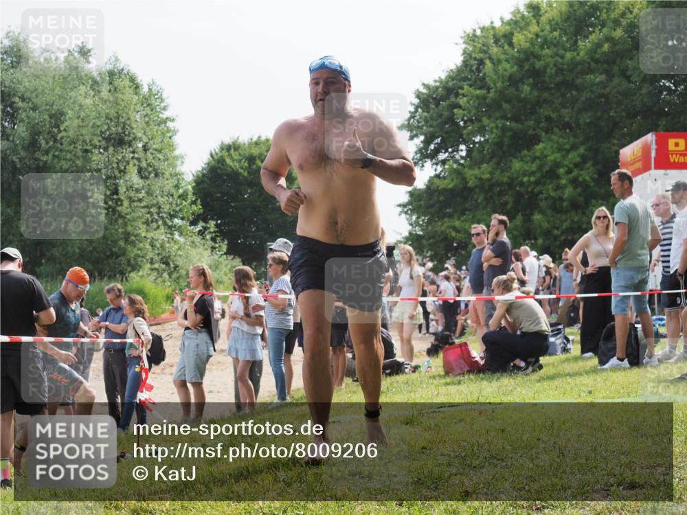 15.06.2025 - 27. Vierlanden-Triathlon KatJ http://msf.ph/oto/8009206 15.06.2025 10:07:27 Schwimmen 374, 383, 414, 431, 459 meine-sportfotos.de