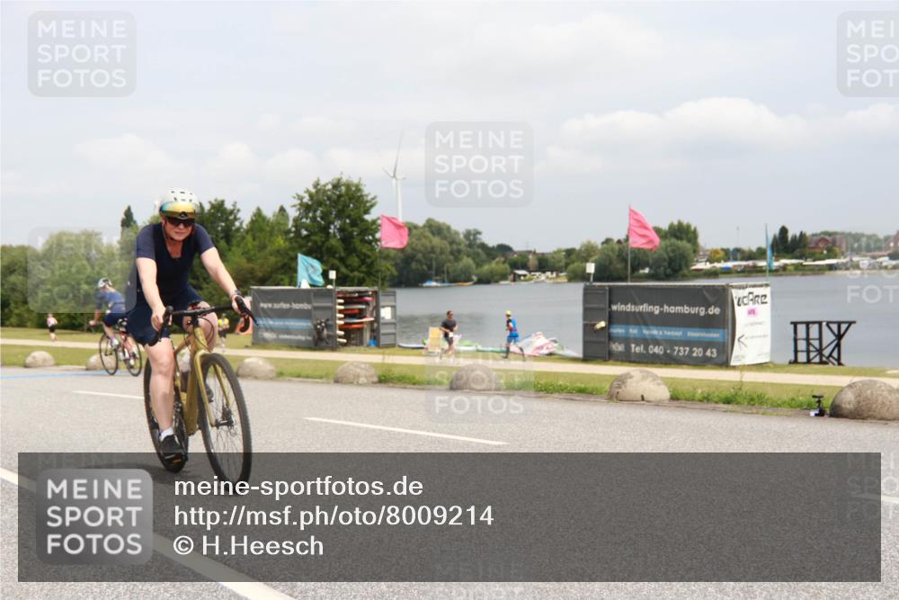 21.06.2025 - 27. Vierlanden-Triathlon H.Heesch http://msf.ph/oto/8009214 15.06.2025 12:22:02 Radfahren 794, 900, 937 meine-sportfotos.de