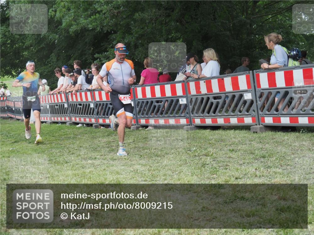 21.06.2025 - 27. Vierlanden-Triathlon KatJ http://msf.ph/oto/8009215 15.06.2025 13:02:46 Ziel 145, 718 meine-sportfotos.de