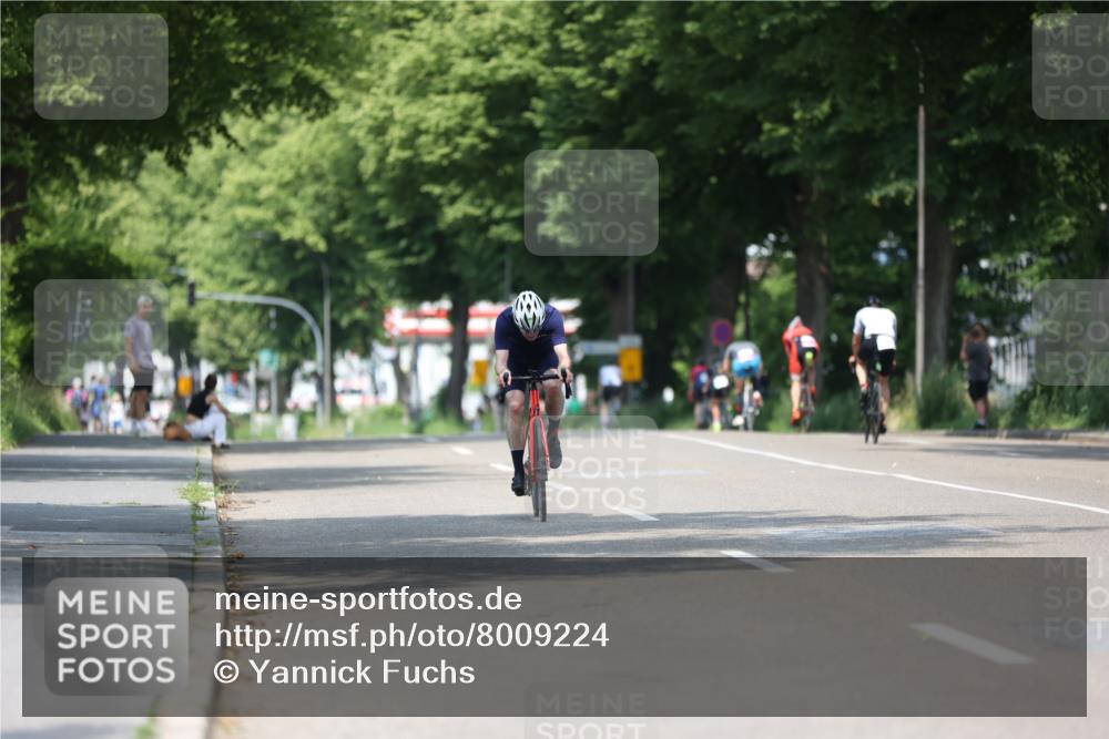 15.06.2025 - 7 Türme Triathlon Yannick Fuchs http://msf.ph/oto/8009224 15.06.2025 12:42:41 Radfahren 214, 306, 561 meine-sportfotos.de