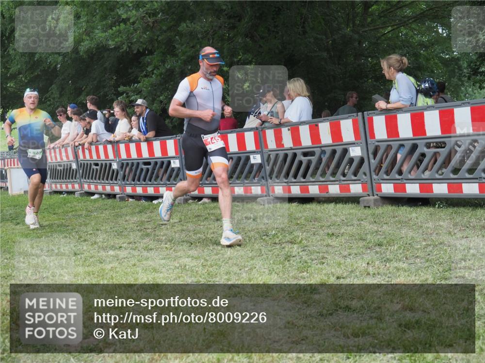 21.06.2025 - 27. Vierlanden-Triathlon KatJ http://msf.ph/oto/8009226 15.06.2025 13:02:47 Ziel 145, 718 meine-sportfotos.de