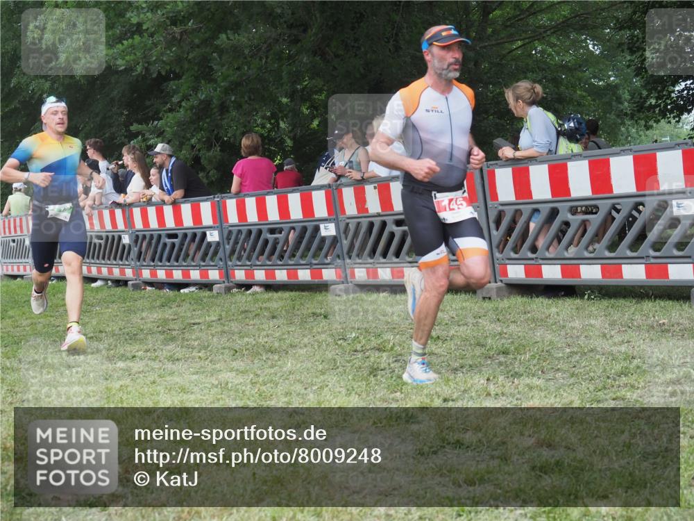 21.06.2025 - 27. Vierlanden-Triathlon KatJ http://msf.ph/oto/8009248 15.06.2025 13:02:47 Ziel 145, 718 meine-sportfotos.de