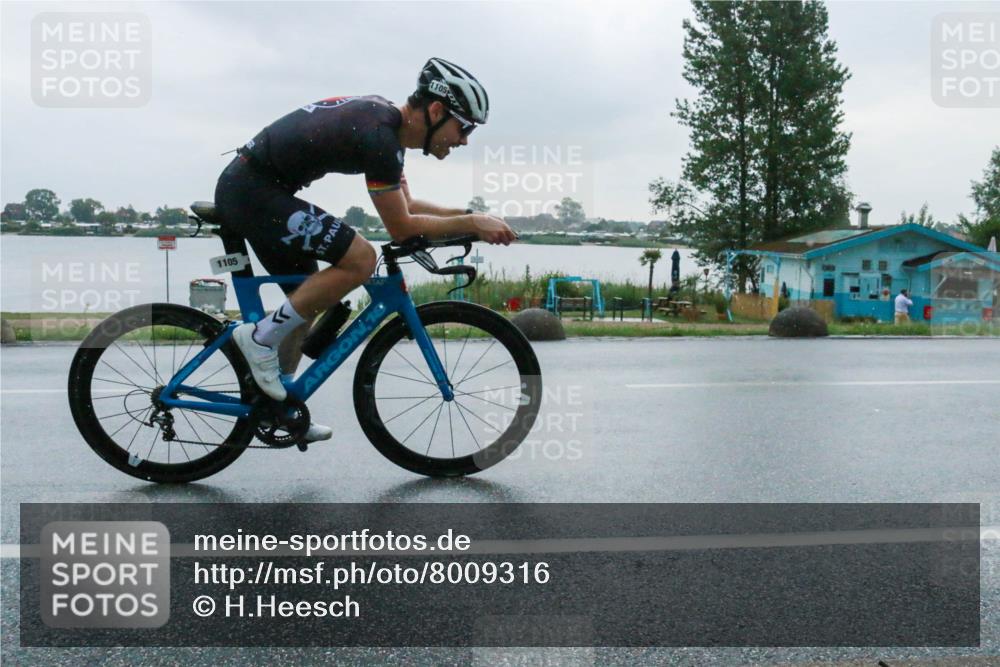 21.06.2025 - 27. Vierlanden-Triathlon H.Heesch http://msf.ph/oto/8009316 15.06.2025 13:30:04 Radfahren 1105, 1257 meine-sportfotos.de