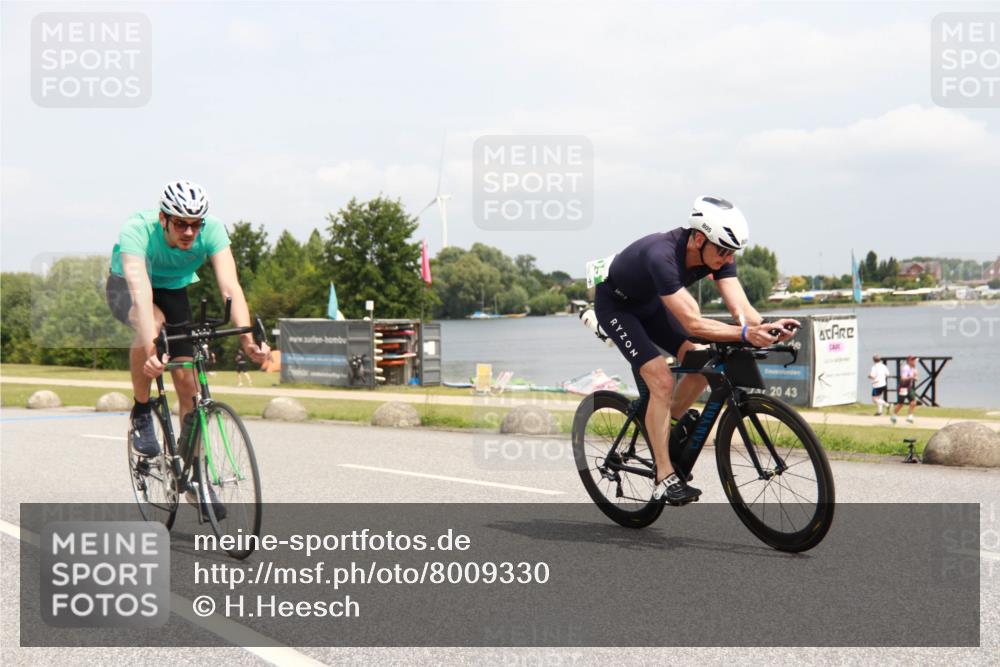 21.06.2025 - 27. Vierlanden-Triathlon H.Heesch http://msf.ph/oto/8009330 15.06.2025 12:23:38 Radfahren 733, 805, 812, 829 meine-sportfotos.de