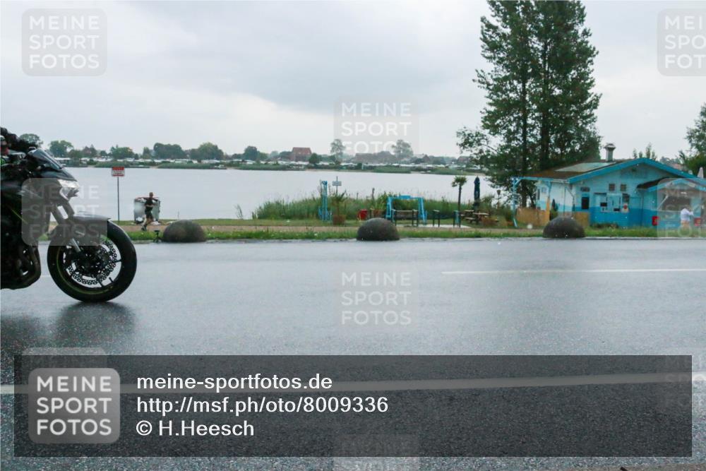 21.06.2025 - 27. Vierlanden-Triathlon H.Heesch http://msf.ph/oto/8009336 15.06.2025 13:30:06 Radfahren 1105, 1257 meine-sportfotos.de
