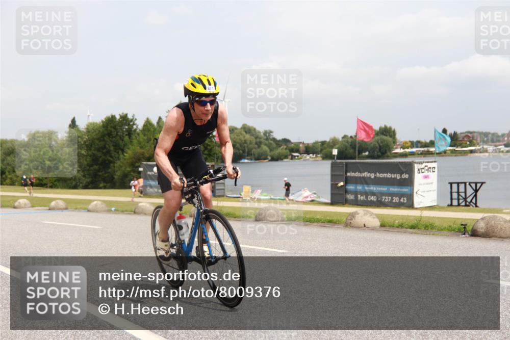 21.06.2025 - 27. Vierlanden-Triathlon H.Heesch http://msf.ph/oto/8009376 15.06.2025 12:24:04 Radfahren 681, 762, 871 meine-sportfotos.de