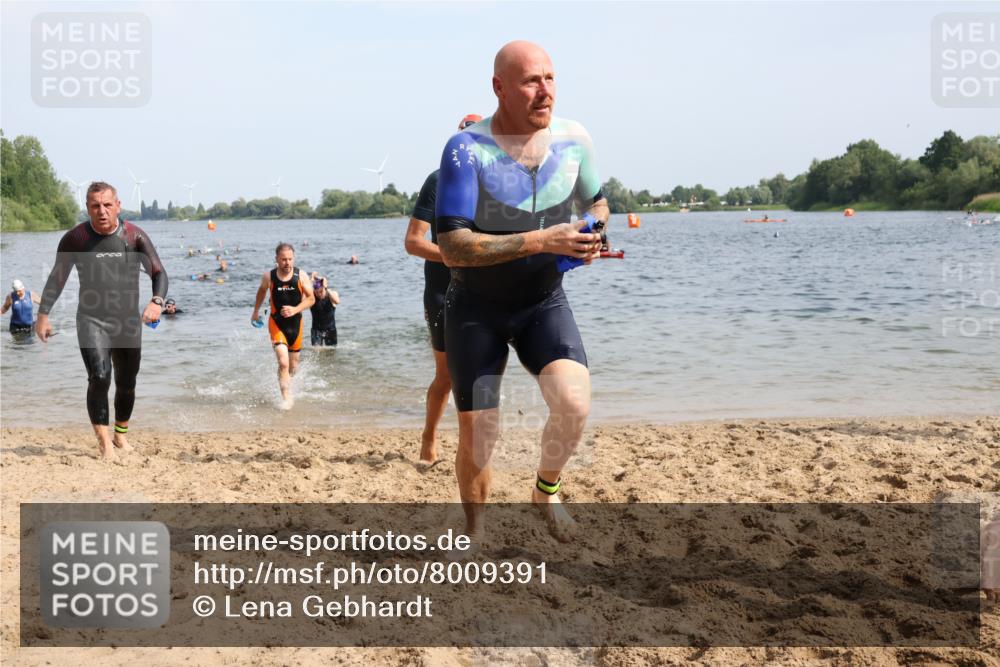 15.06.2025 - 27. Vierlanden-Triathlon Lena Gebhardt http://msf.ph/oto/8009391 15.06.2025 10:06:44 Schwimmen 367, 386, 388, 396, 423, 440, 441, 457 meine-sportfotos.de