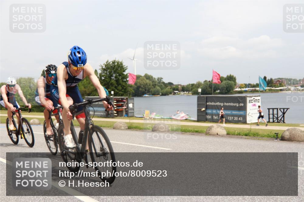 21.06.2025 - 27. Vierlanden-Triathlon H.Heesch http://msf.ph/oto/8009523 15.06.2025 12:26:47 Radfahren 984, 985, 986, 987, 988 meine-sportfotos.de