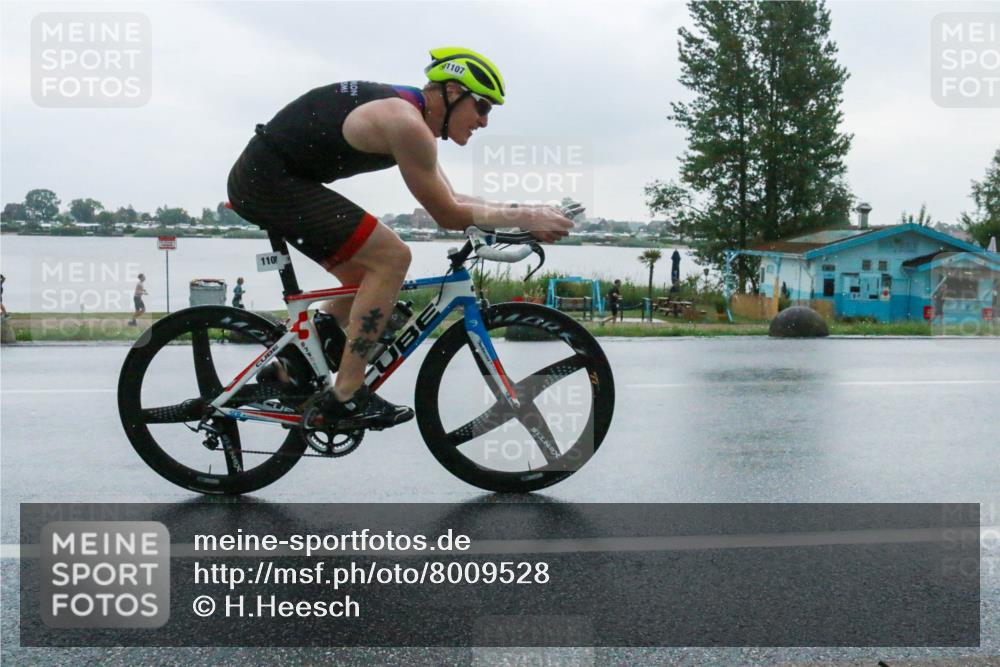 21.06.2025 - 27. Vierlanden-Triathlon H.Heesch http://msf.ph/oto/8009528 15.06.2025 13:31:27 Radfahren 1107 meine-sportfotos.de