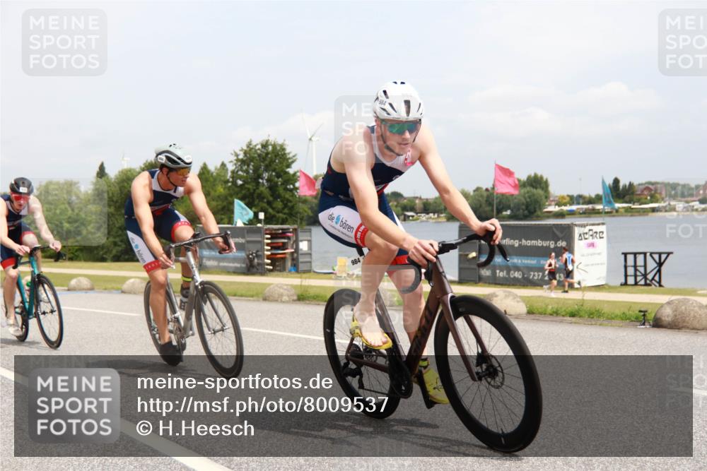 21.06.2025 - 27. Vierlanden-Triathlon H.Heesch http://msf.ph/oto/8009537 15.06.2025 12:26:47 Radfahren 984, 985, 986, 987, 988 meine-sportfotos.de