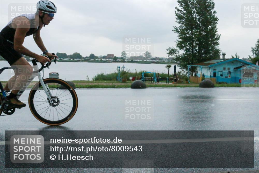 21.06.2025 - 27. Vierlanden-Triathlon H.Heesch http://msf.ph/oto/8009543 15.06.2025 13:31:39 Radfahren 1106, 1116 meine-sportfotos.de
