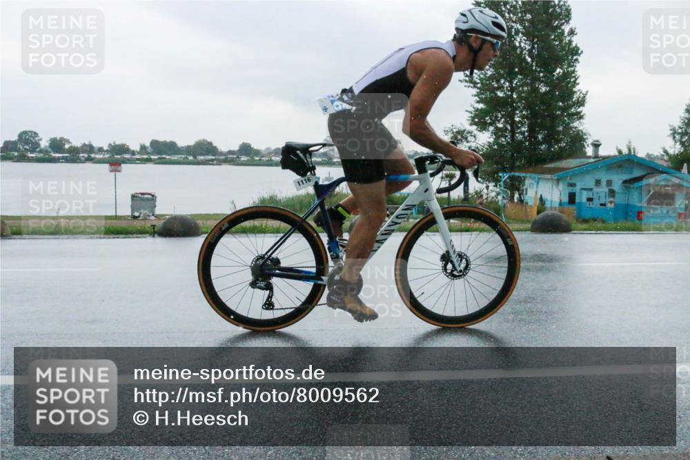 21.06.2025 - 27. Vierlanden-Triathlon H.Heesch http://msf.ph/oto/8009562 15.06.2025 13:31:39 Radfahren 1106, 1116 meine-sportfotos.de