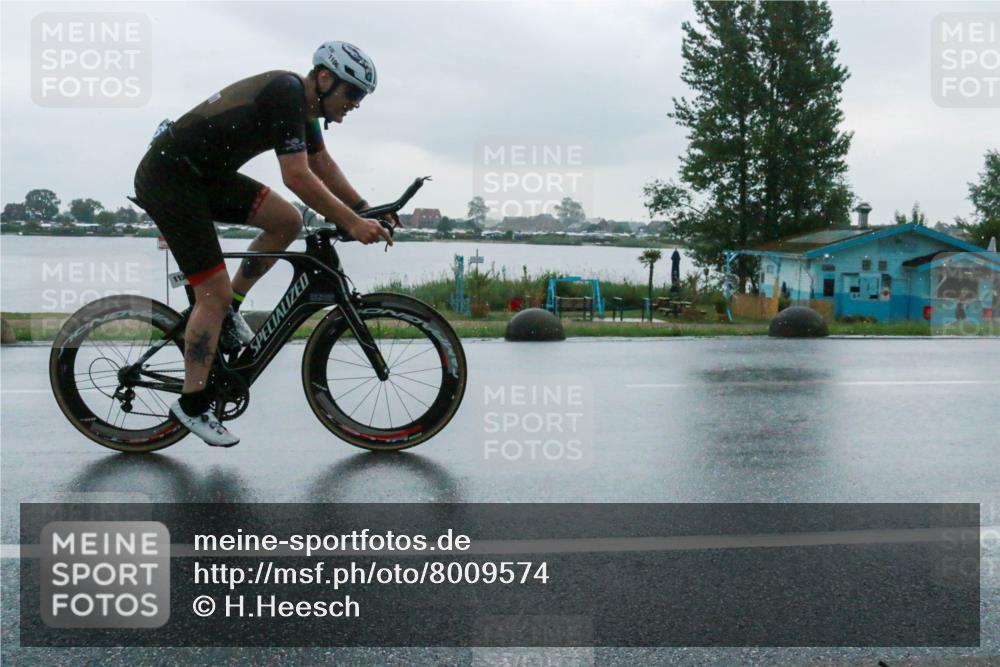21.06.2025 - 27. Vierlanden-Triathlon H.Heesch http://msf.ph/oto/8009574 15.06.2025 13:31:43 Radfahren 1106, 1116 meine-sportfotos.de